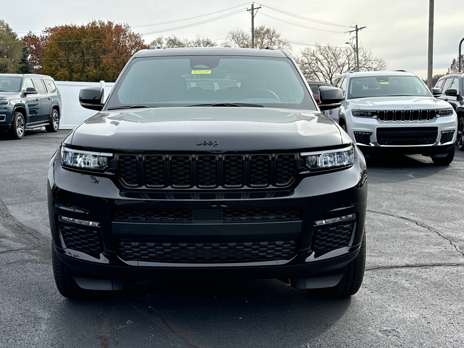 2025 Jeep Grand Cherokee L photo 2