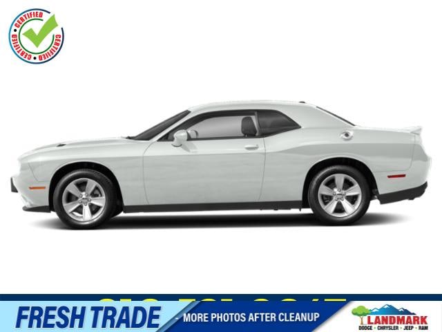2022 Dodge Challenger SXT's photo