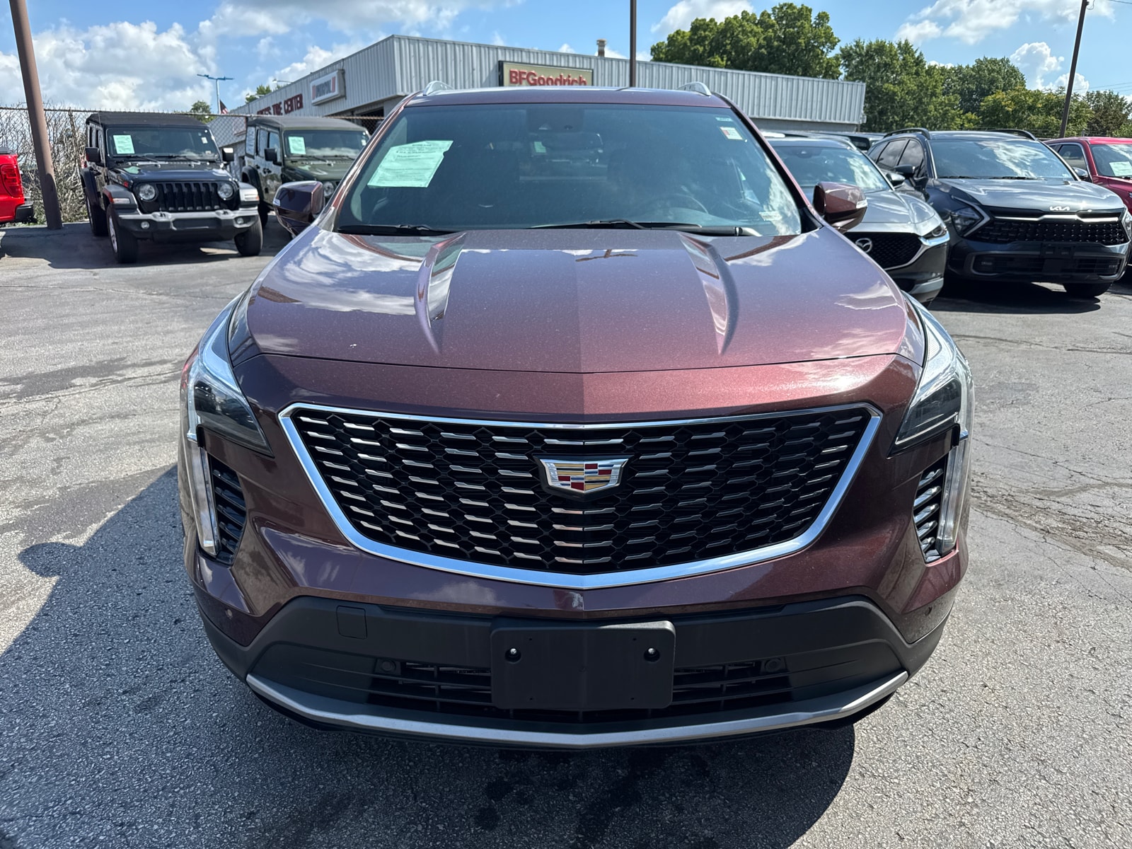Used 2023 Cadillac XT4 Premium Luxury with VIN 1GYFZDR4XPF137722 for sale in Kansas City