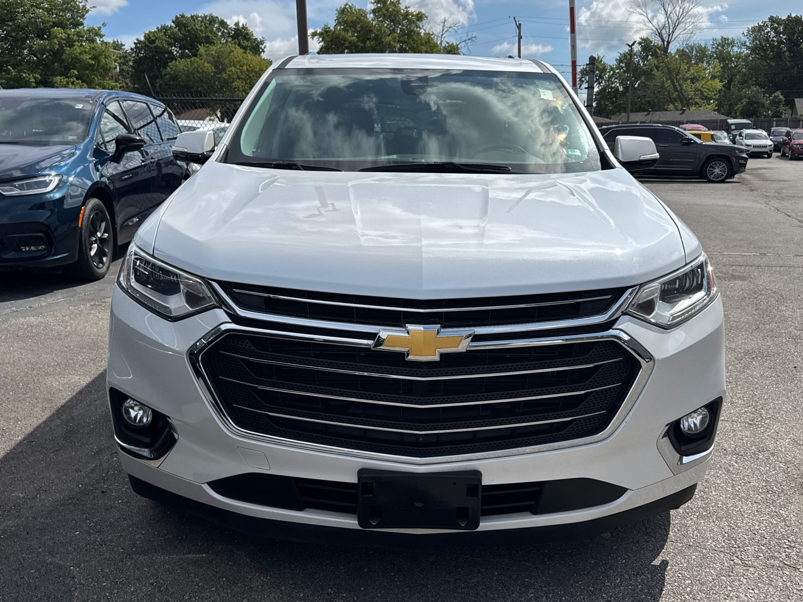 Used 2019 Chevrolet Traverse Premier with VIN 1GNERKKWXKJ243313 for sale in Kansas City
