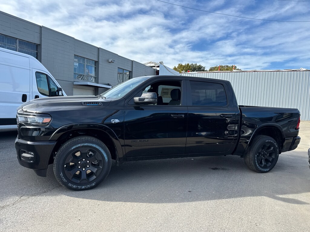 New 2026 Ram 1500 BIG HORN CREW CAB 4X4 5'7 BOX Pickup