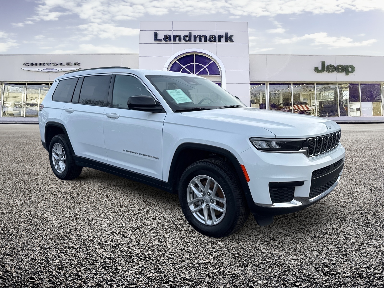 2024 Jeep Grand Cherokee L Laredo's photo