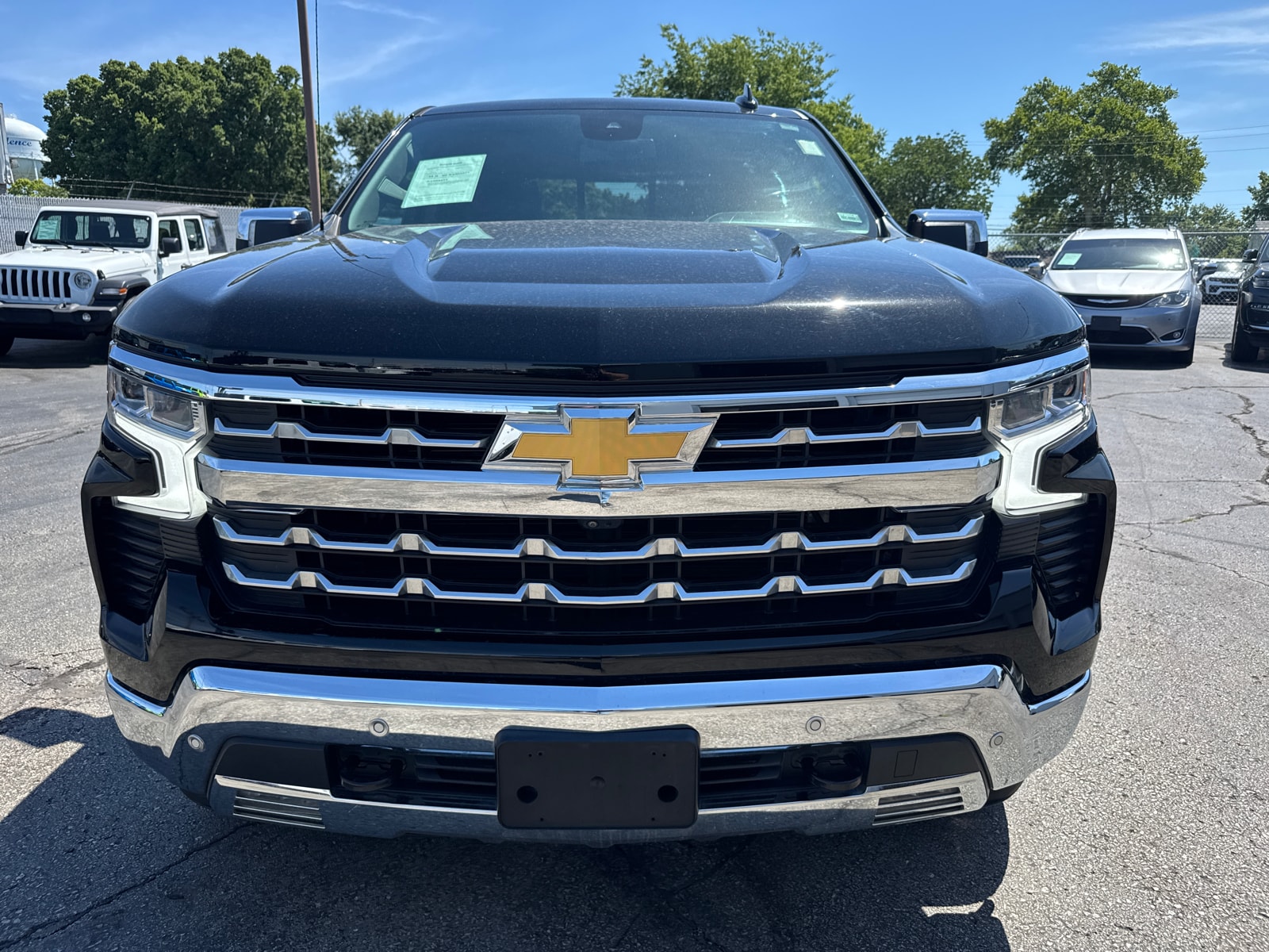 Used 2022 Chevrolet Silverado 1500 LTZ with VIN 3GCUDGED8NG617823 for sale in Kansas City
