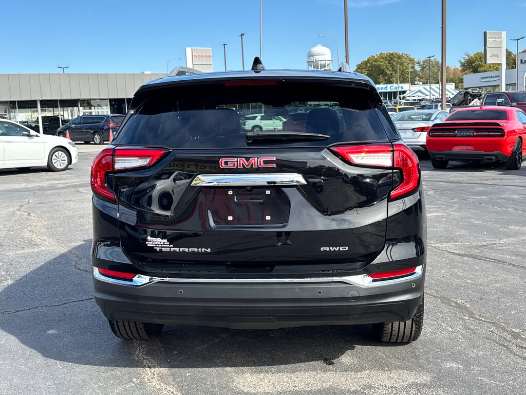 Used 2022 GMC Terrain SLT Sport Utility