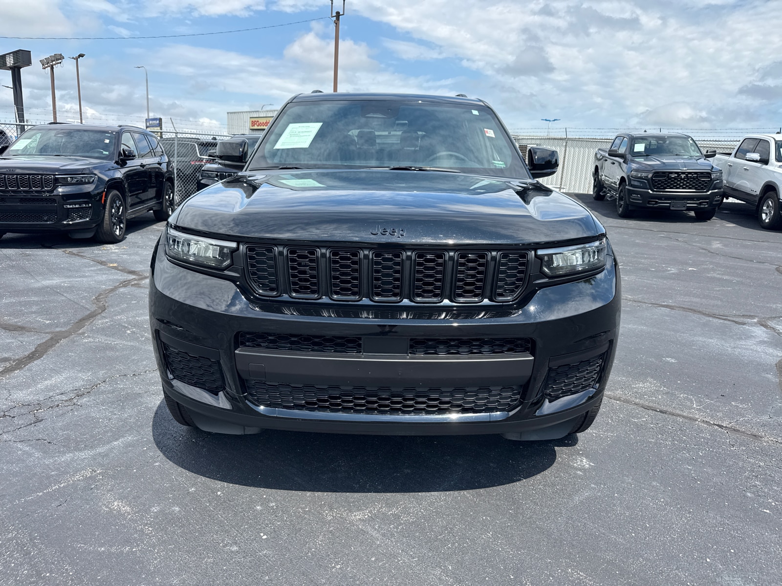 Used 2025 Jeep Grand Cherokee L Altitude with VIN 1C4RJKAG7S8670659 for sale in Kansas City