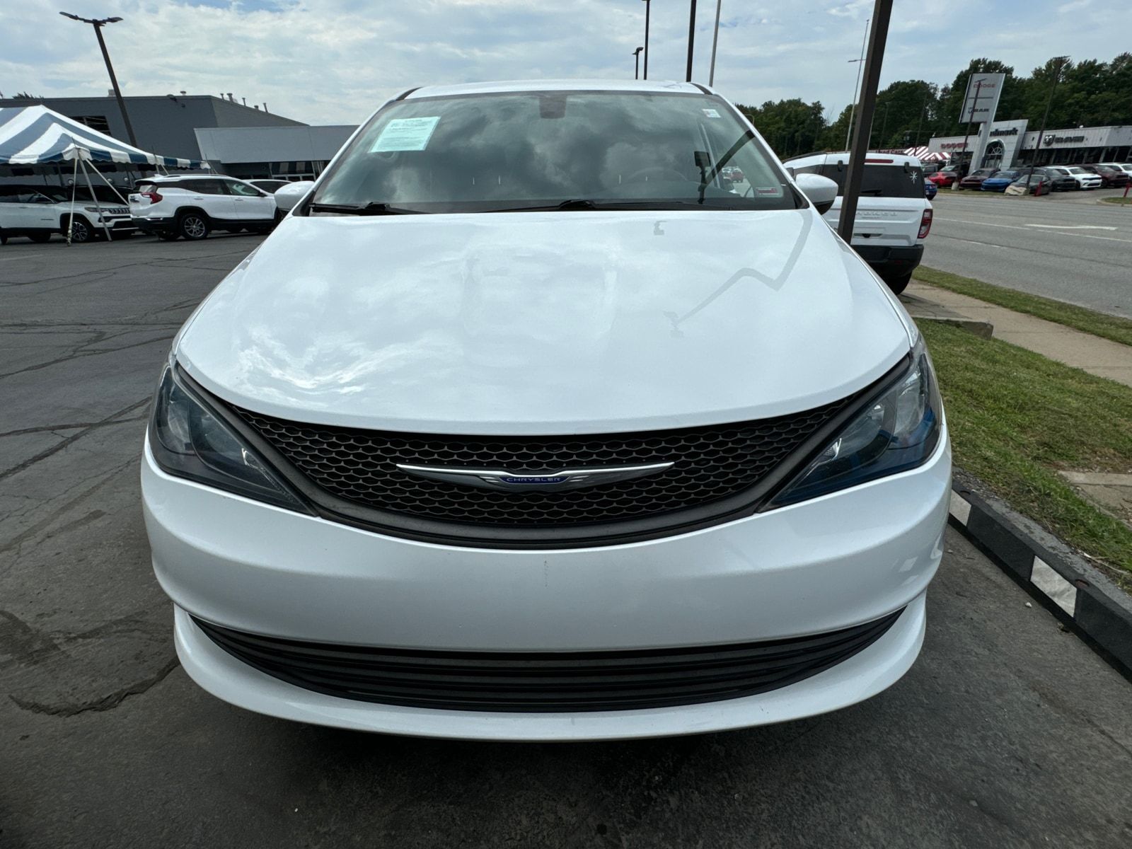 Used 2020 Chrysler Voyager L with VIN 2C4RC1AGXLR187225 for sale in Kansas City