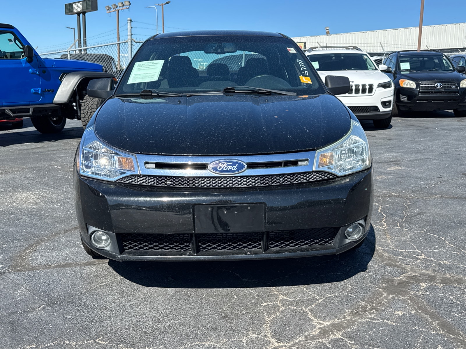 Used 2011 Ford Focus SE with VIN 1FAHP3FNXBW103158 for sale in Kansas City