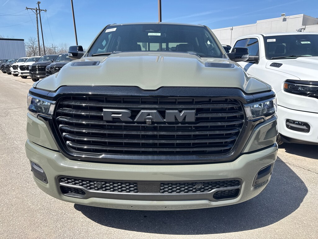 New 2026 Ram 1500 LARAMIE CREW CAB 4X4 5'7 BOX Pickup