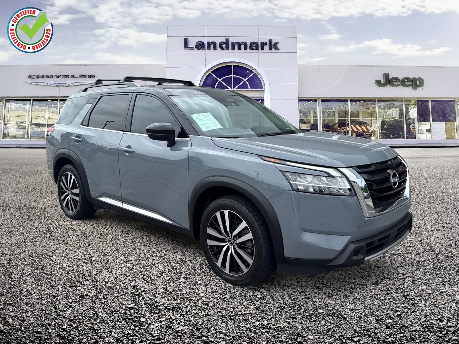 2023 Nissan Pathfinder Platinum 4WD's photo