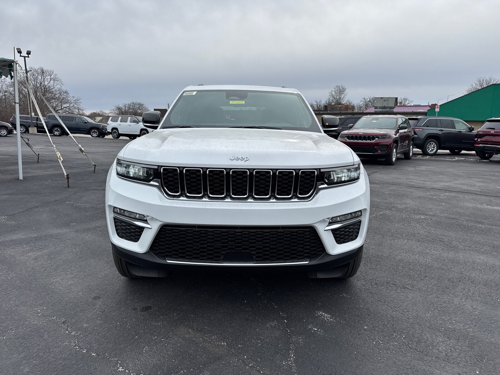 2025 Jeep Grand Cherokee Limited photo 2