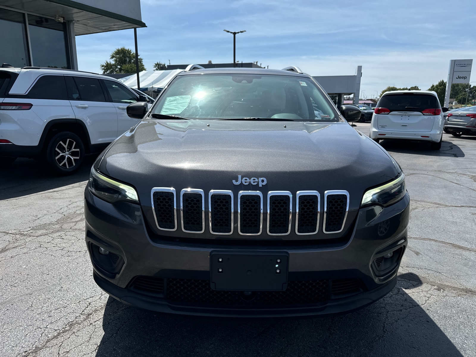 Used 2021 Jeep Cherokee Latitude Lux with VIN 1C4PJMMN9MD127904 for sale in Kansas City