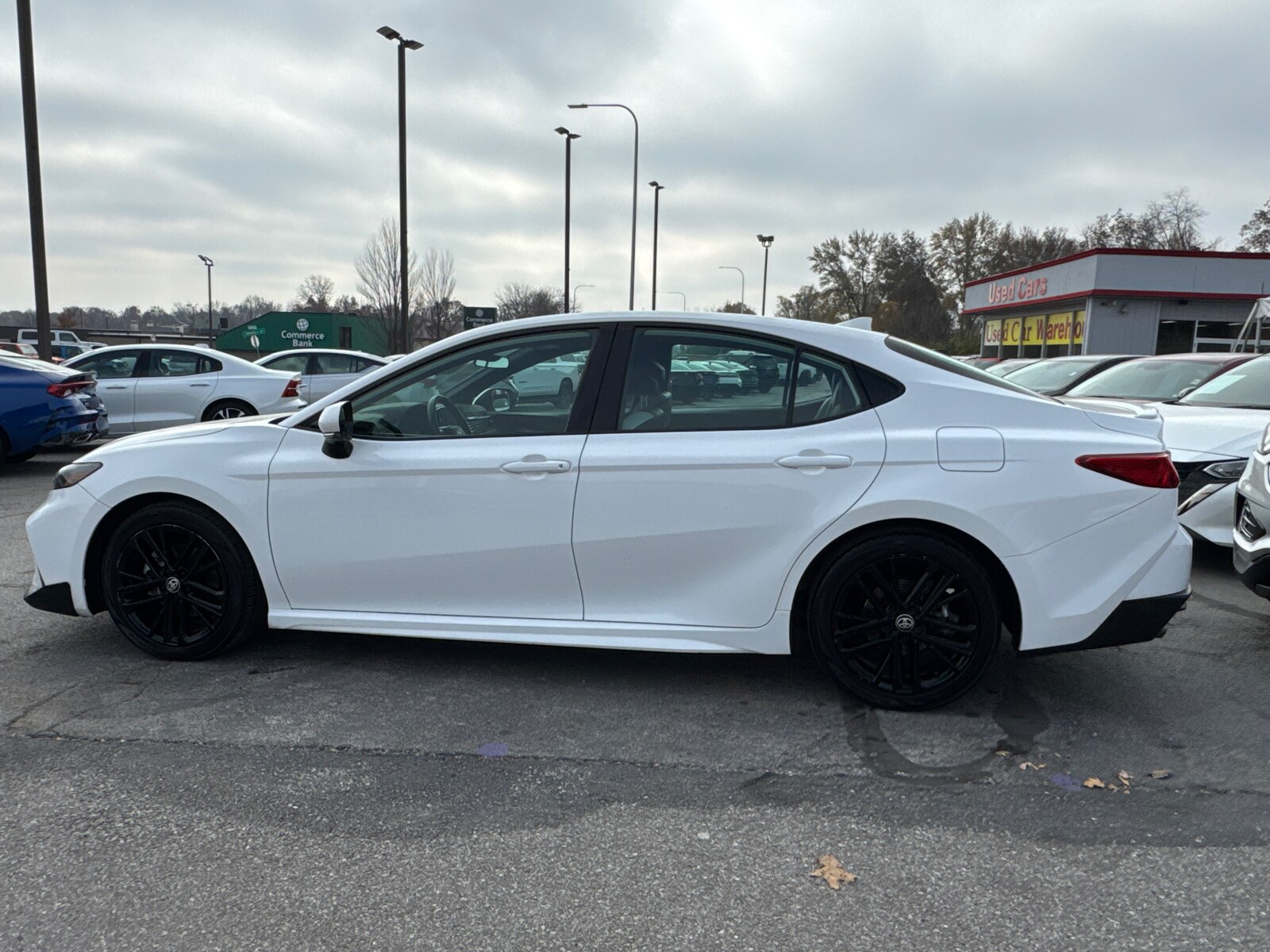 2025 Toyota Camry photo 3