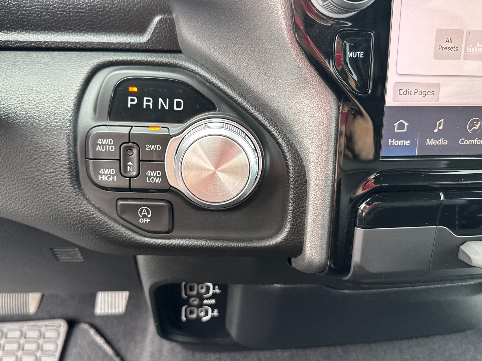 2025 RAM Ram 1500 Pickup Laramie - Photo 15