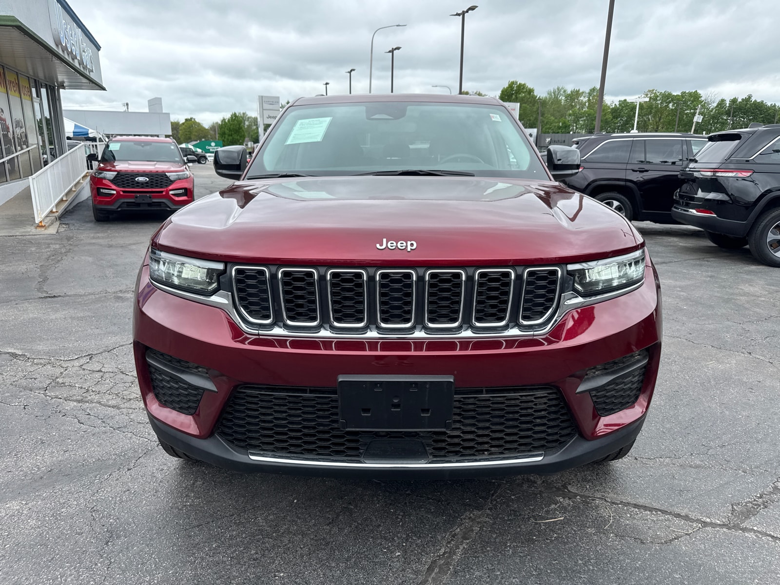 Used 2023 Jeep Grand Cherokee Laredo with VIN 1C4RJHAG1PC544370 for sale in Kansas City