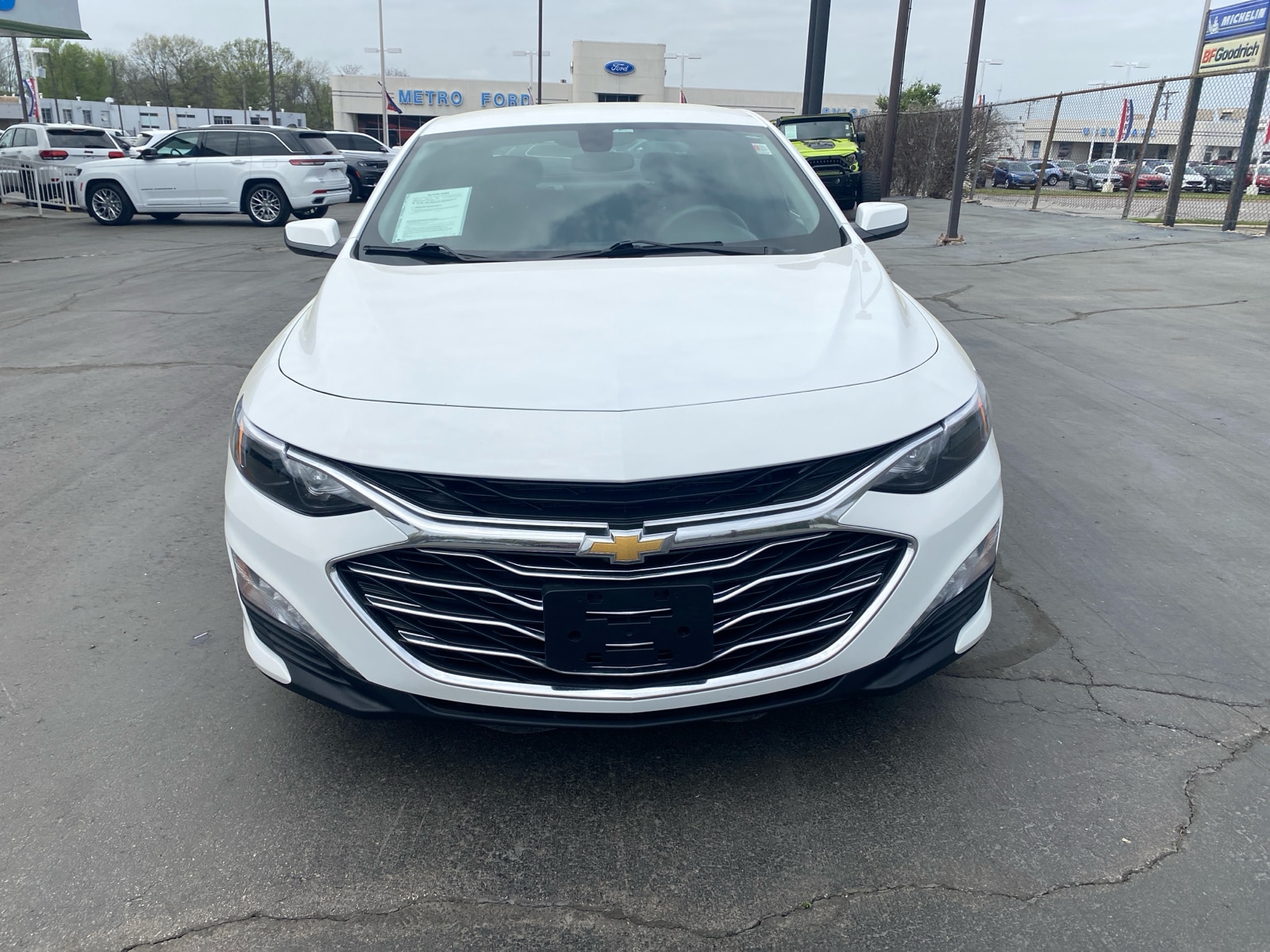 Used 2022 Chevrolet Malibu 1LT with VIN 1G1ZD5STXNF102144 for sale in Kansas City