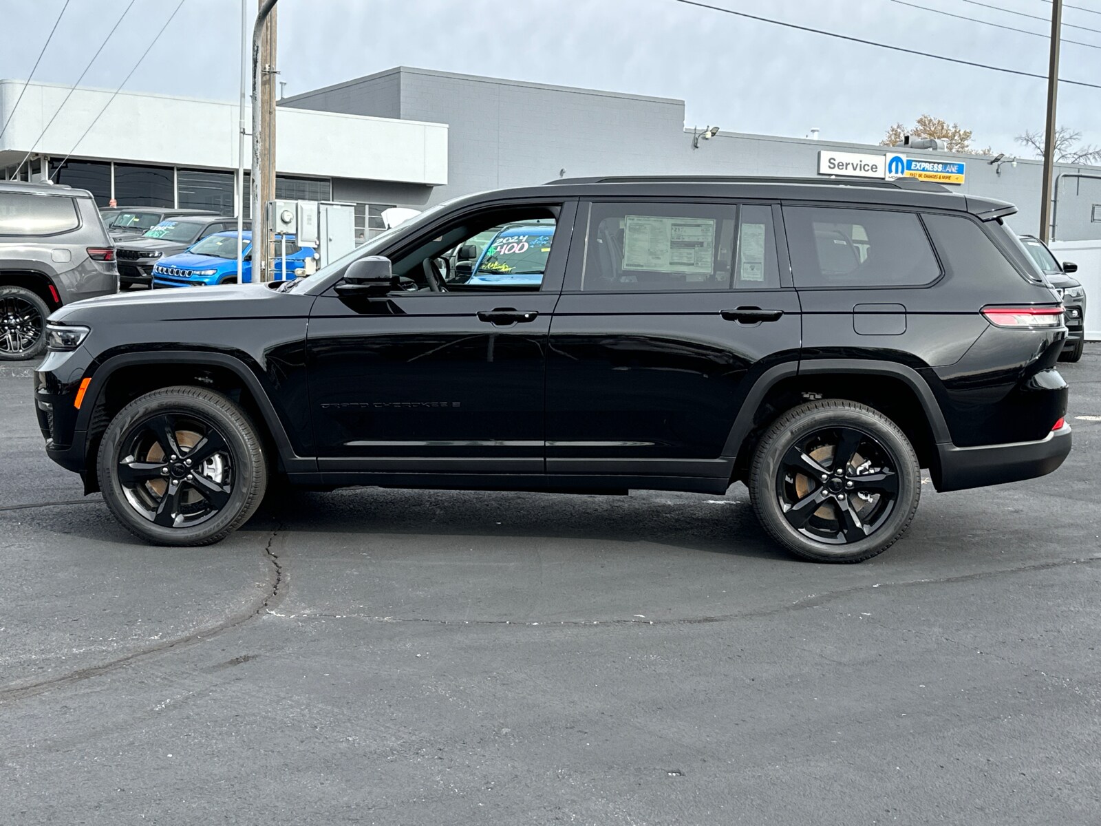 2025 Jeep Grand Cherokee L photo 3