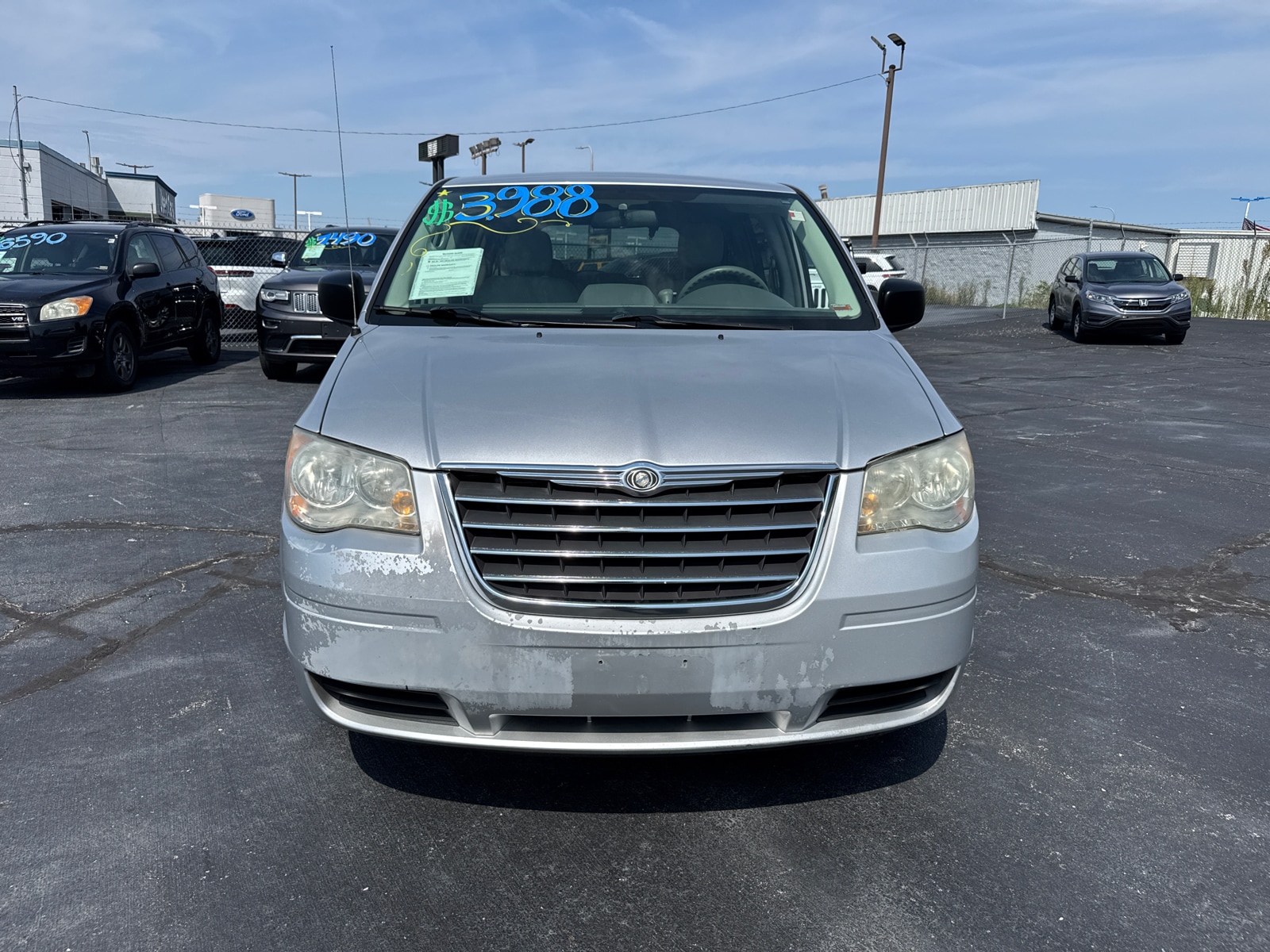 Used 2009 Chrysler Town & Country LX with VIN 2A8HR44E39R527306 for sale in Independence, MO
