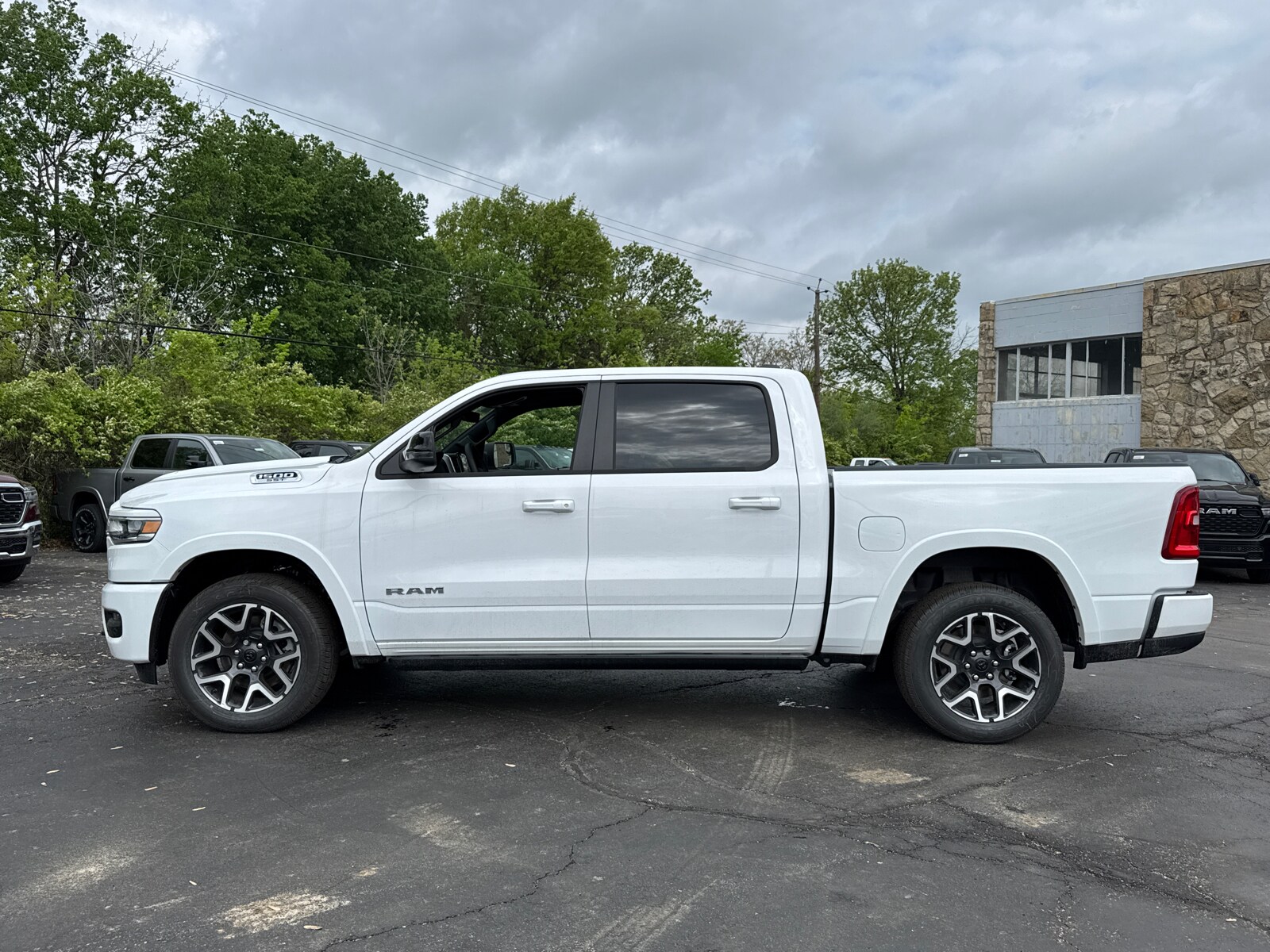2025 Ram 1500 Laramie photo 3