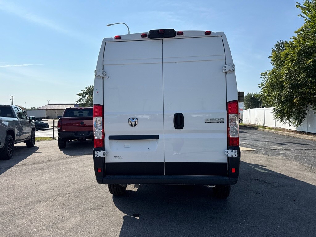 2025 Ram ProMaster 2500 photo 4