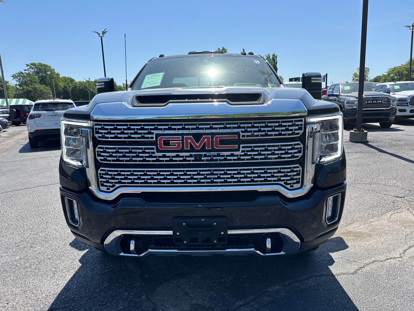 Used 2022 GMC Sierra 3500 Denali HD Denali with VIN 1GT49WEY2NF358536 for sale in Kansas City
