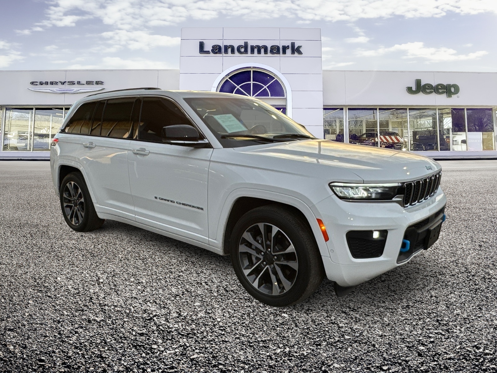 2022 Jeep Grand Cherokee Overland 4xe's photo