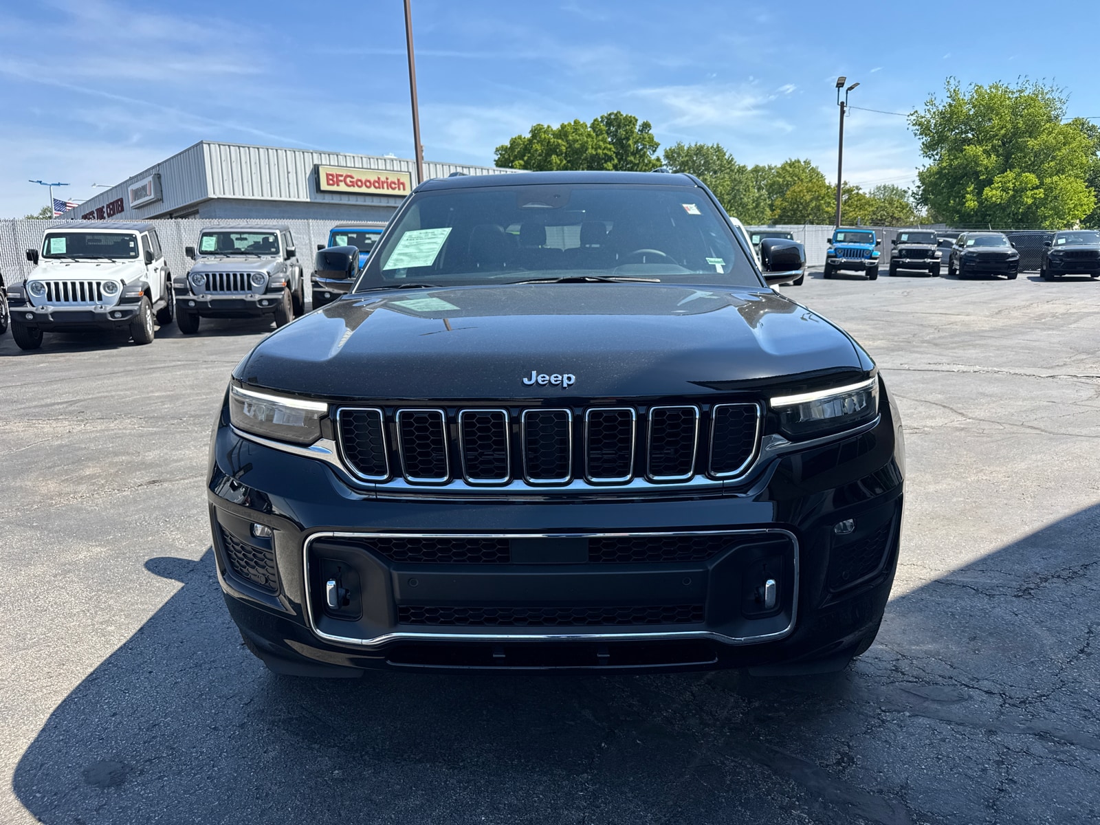 Used 2023 Jeep Grand Cherokee L Overland with VIN 1C4RJKDG4P8804479 for sale in Kansas City