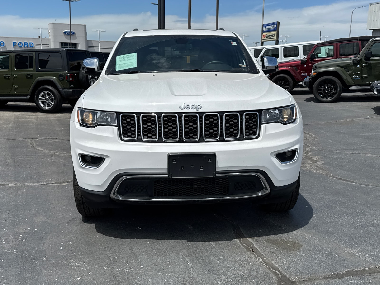 Used 2022 Jeep Grand Cherokee WK Limited with VIN 1C4RJFBG8NC122032 for sale in Kansas City