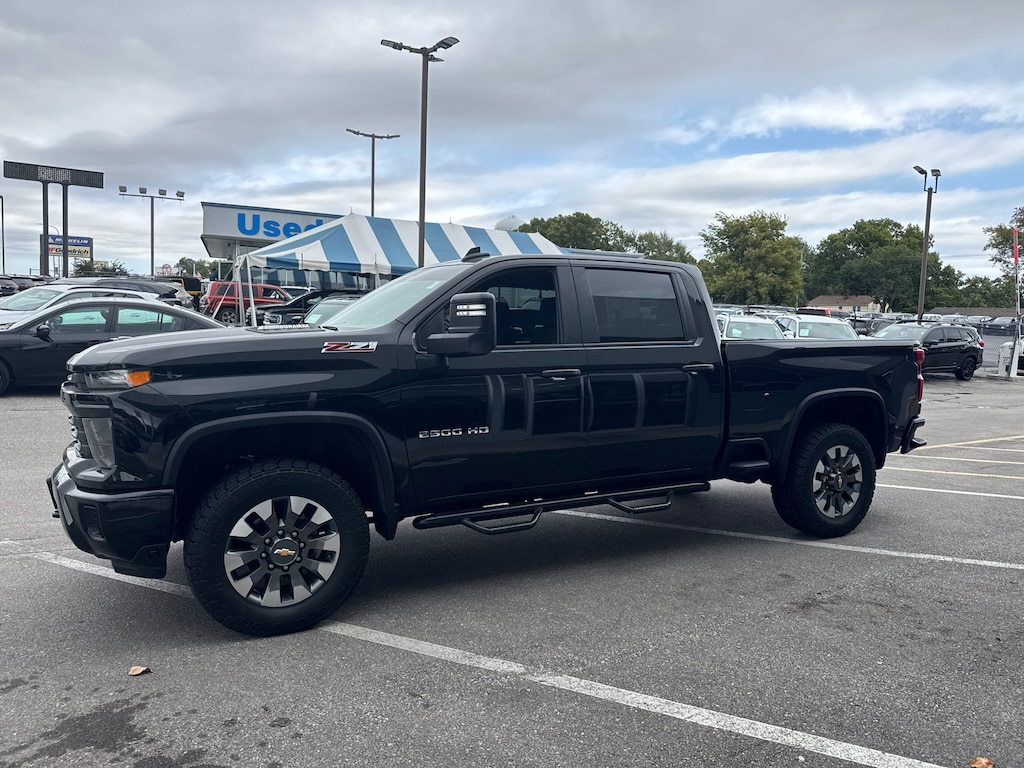 Used 2024 Chevrolet Silverado 2500HD Custom Crew Cab Pickup
