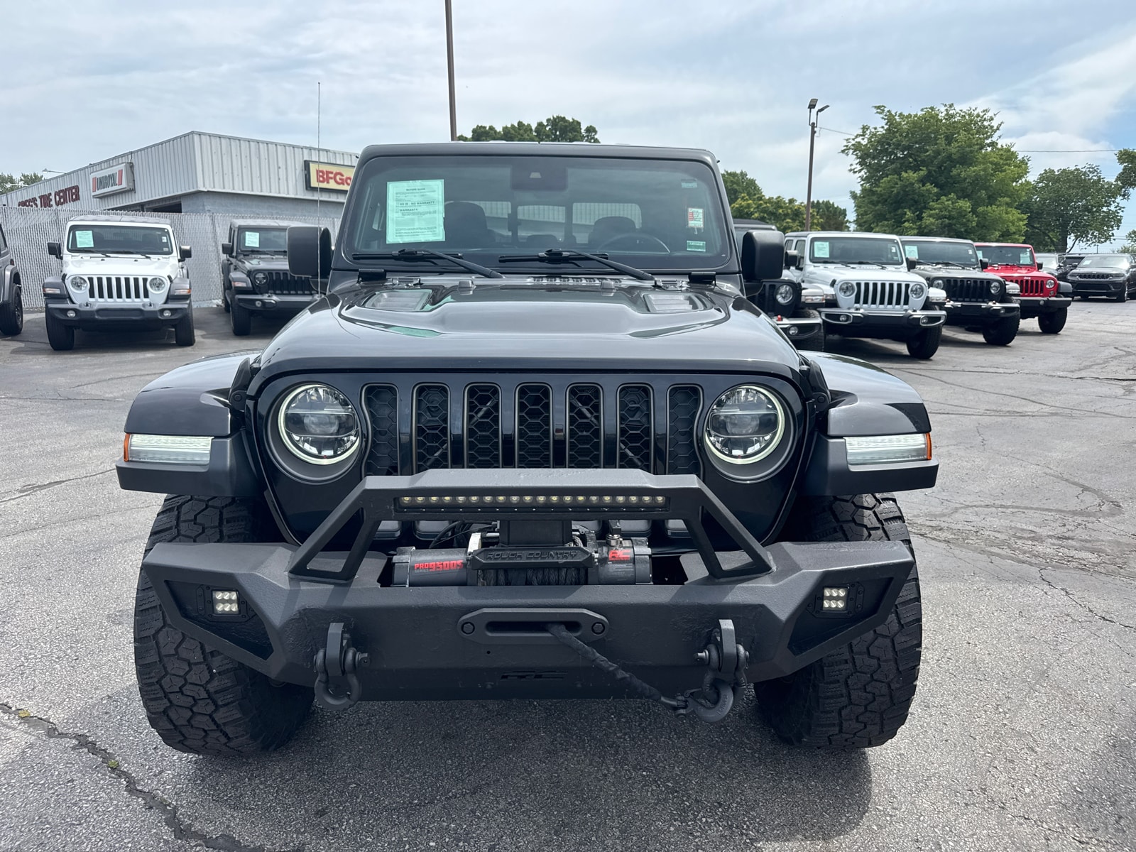 Used 2020 Jeep Gladiator Rubicon with VIN 1C6JJTBG8LL102153 for sale in Kansas City
