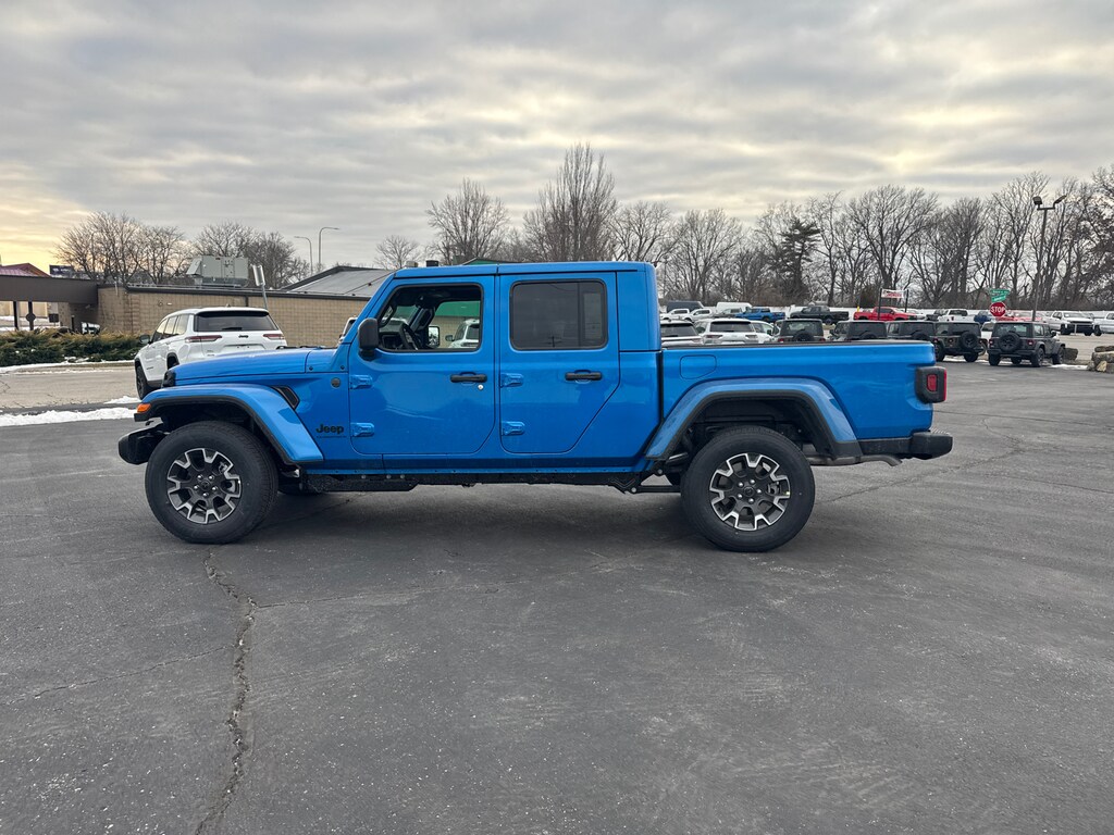 New 2026 Jeep Gladiator SAHARA 4X4 Pickup