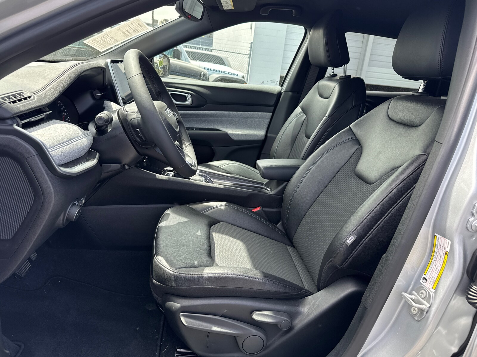 2025 Jeep Compass Latitude - Photo 9