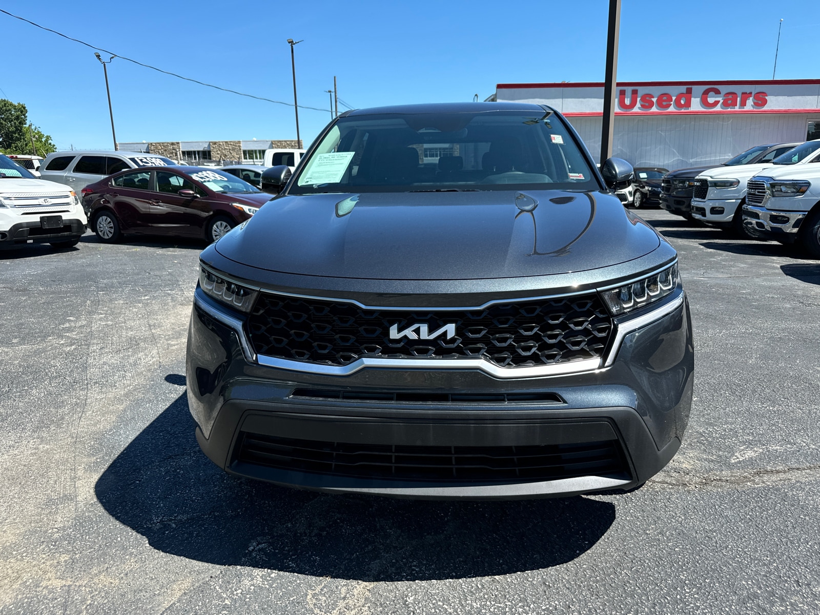 Used 2022 Kia Sorento LX with VIN 5XYRGDLC0NG152510 for sale in Independence, MO