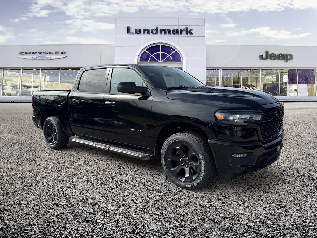 New 2026 Ram 1500 EXPRESS CREW CAB 4X4 5'7 BOX Pickup