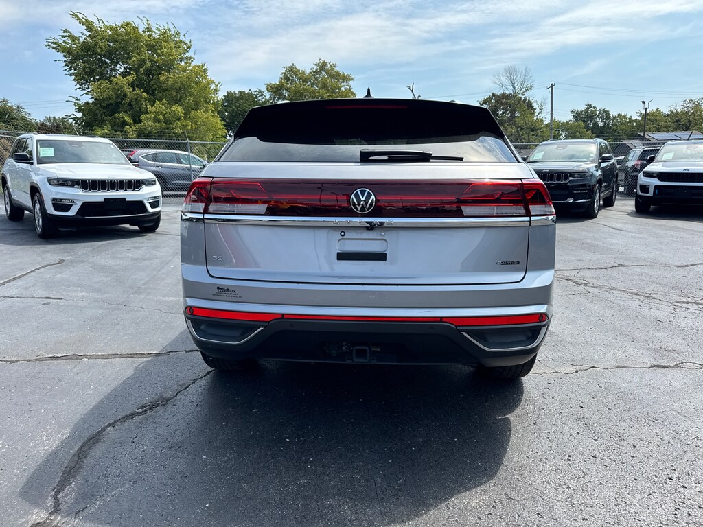 Used 2024 Volkswagen Atlas Cross Sport 2.0T SE w/Technology 4MOTION