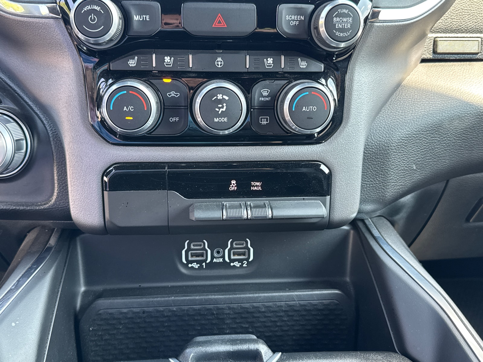 2024 RAM Ram 1500 Pickup Laramie - Photo 14