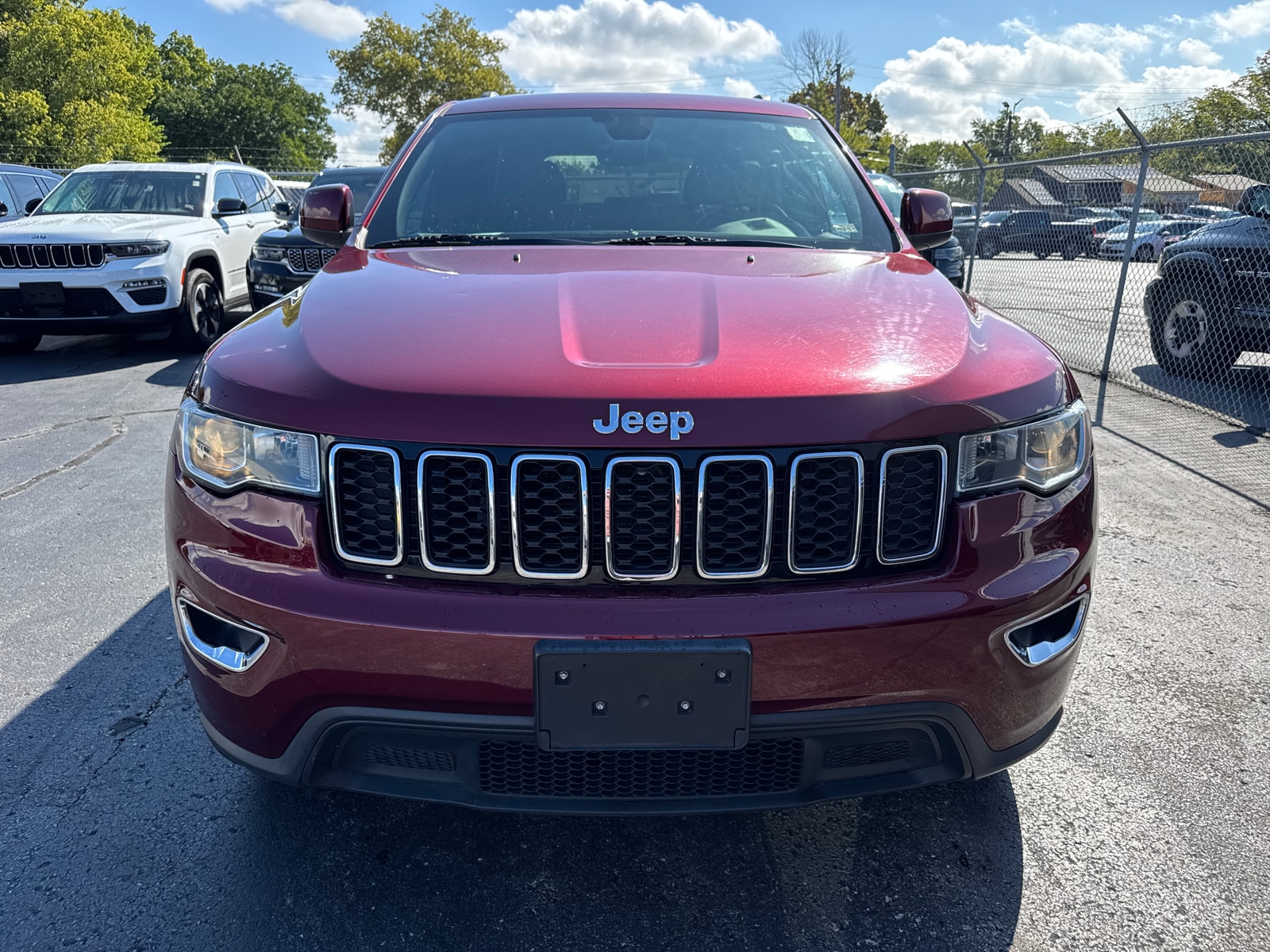 Used 2018 Jeep Grand Cherokee Laredo E with VIN 1C4RJEAG4JC270670 for sale in Kansas City