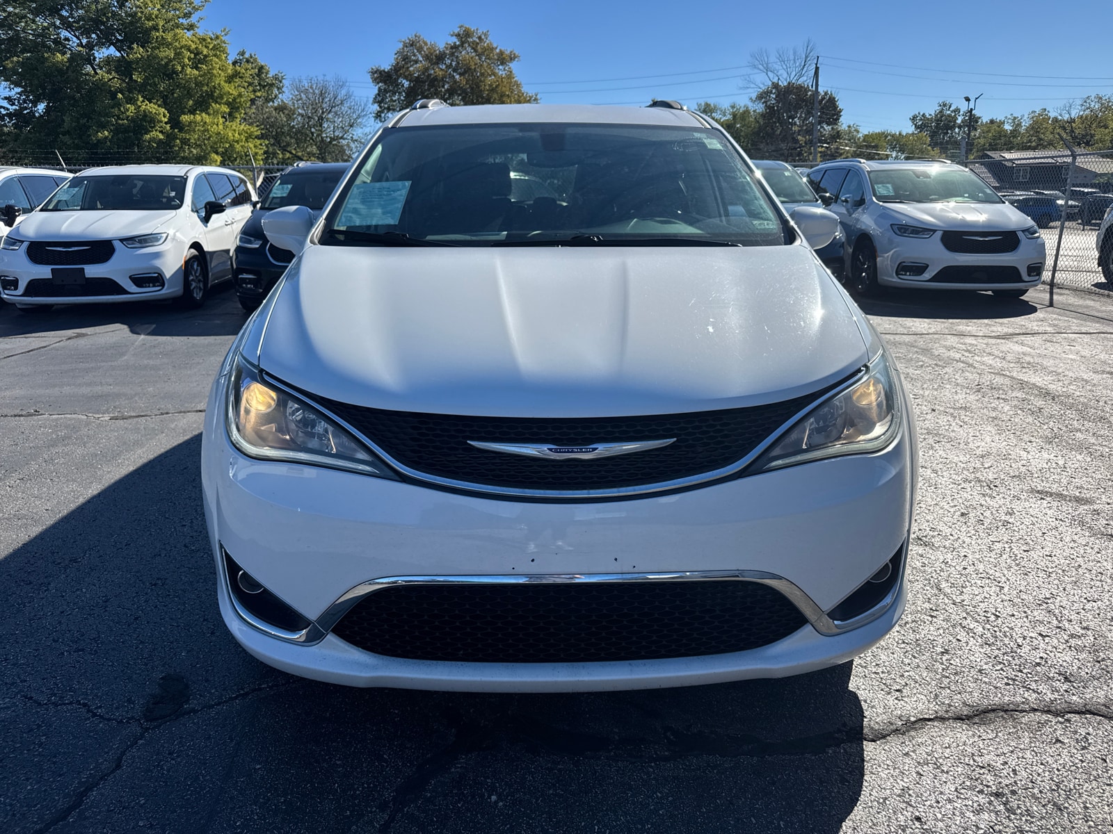 Used 2020 Chrysler Pacifica Touring L Plus with VIN 2C4RC1EG1LR118563 for sale in Kansas City