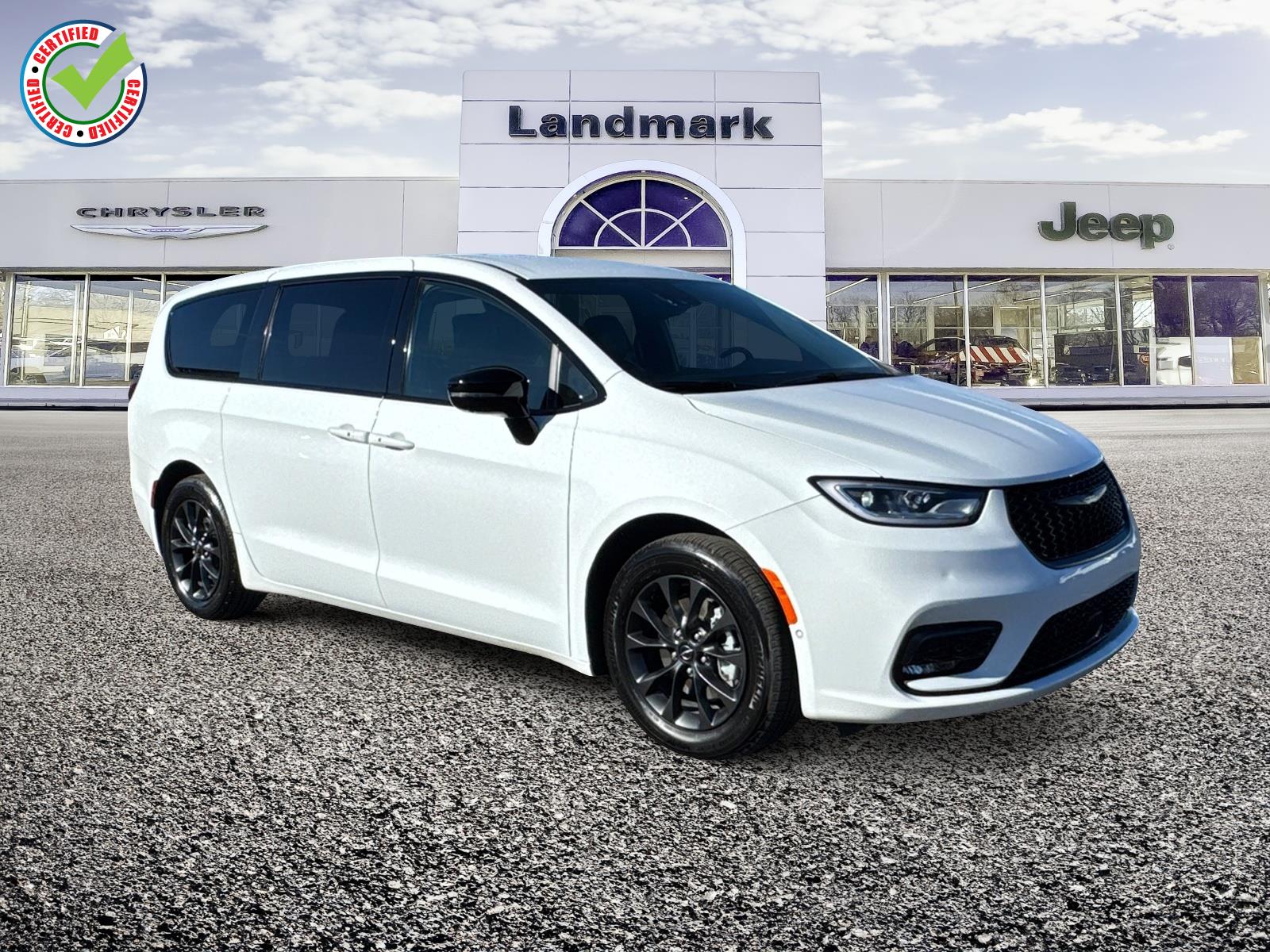 2024 Chrysler Pacifica Hybrid Select S-Appearance PHEV's photo