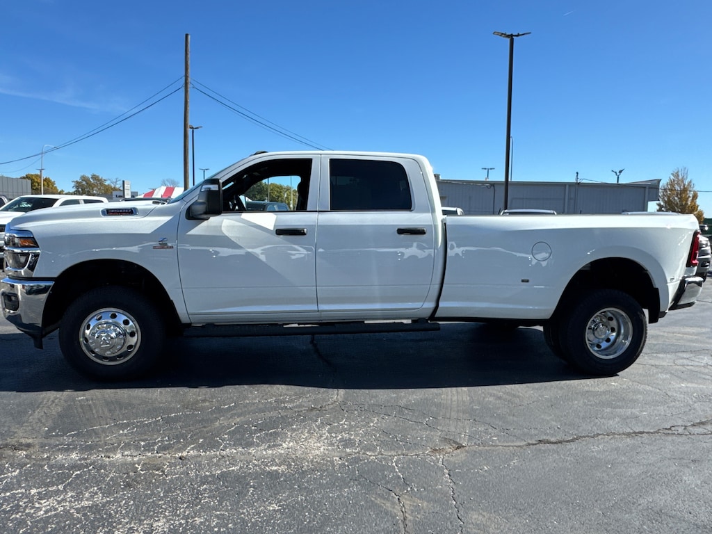 New 2026 Ram 3500 TRADESMAN CREW CAB 4X4 8' BOX Pickup