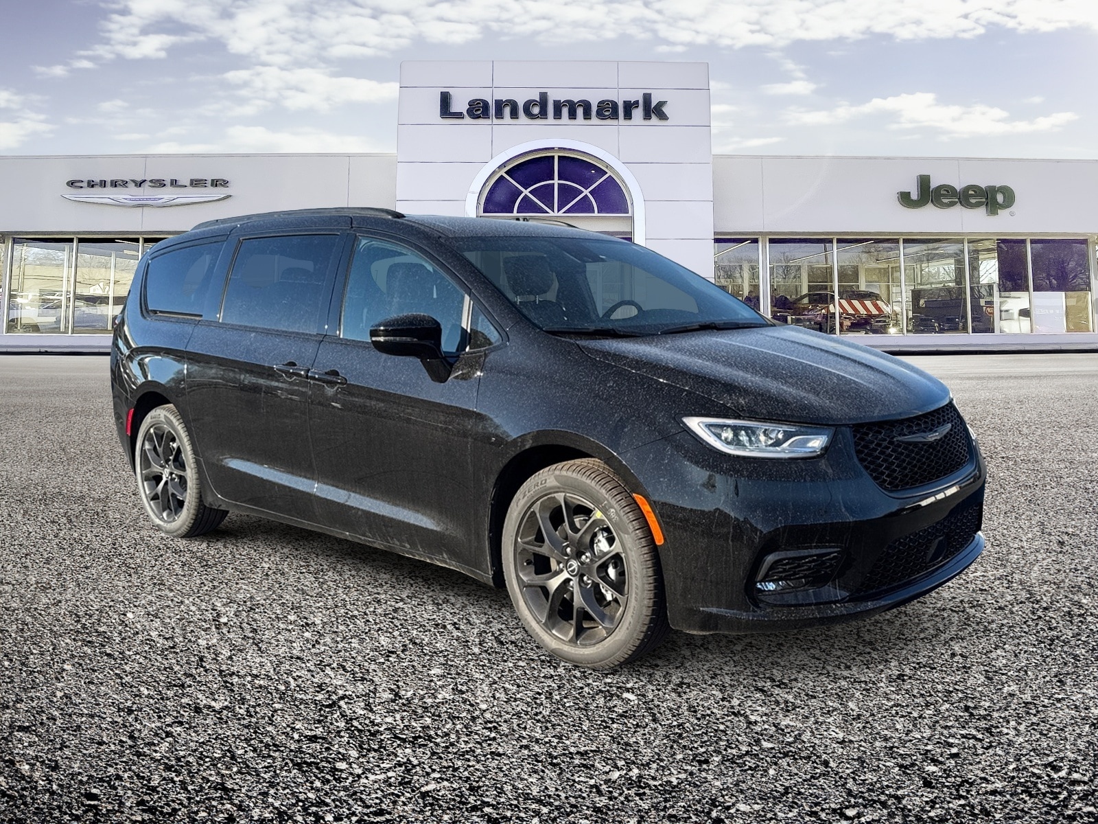 2026 Chrysler Pacifica Select's photo