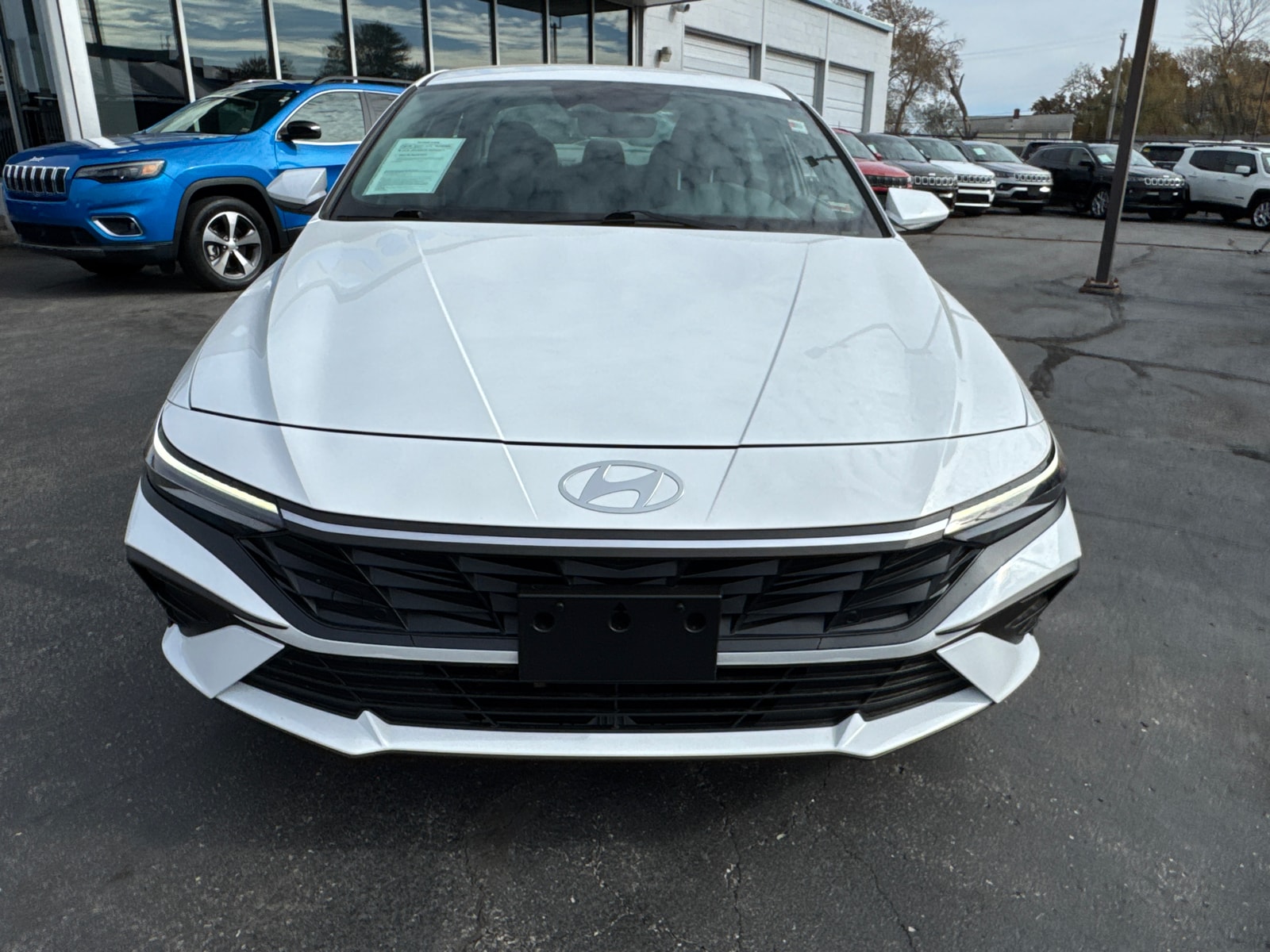 Used 2024 Hyundai Elantra SEL with VIN KMHLM4DG0RU756851 for sale in Kansas City