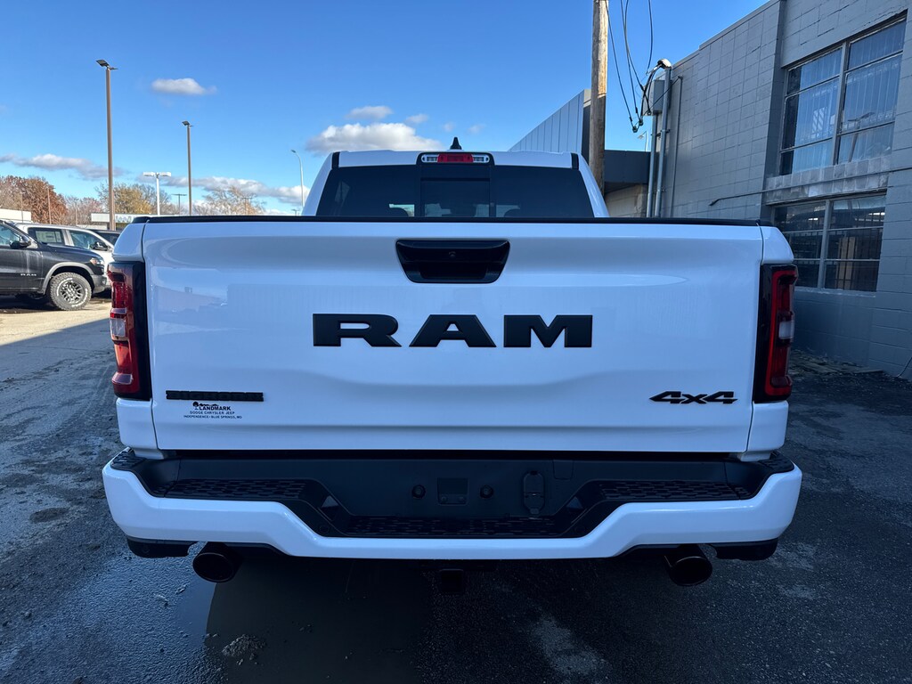 New 2026 Ram 1500 BIG HORN CREW CAB 4X4 5'7 BOX Pickup