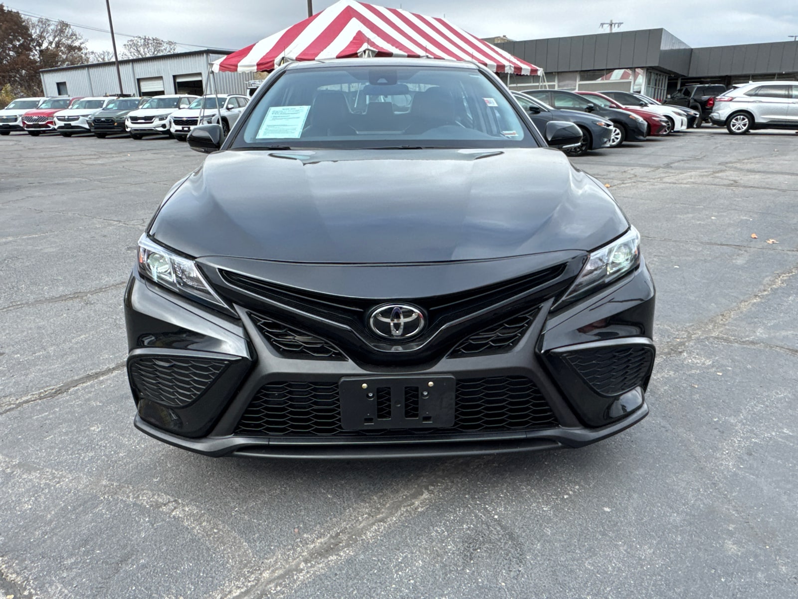 Used 2024 Toyota Camry SE with VIN 4T1G11AK8RU889925 for sale in Kansas City