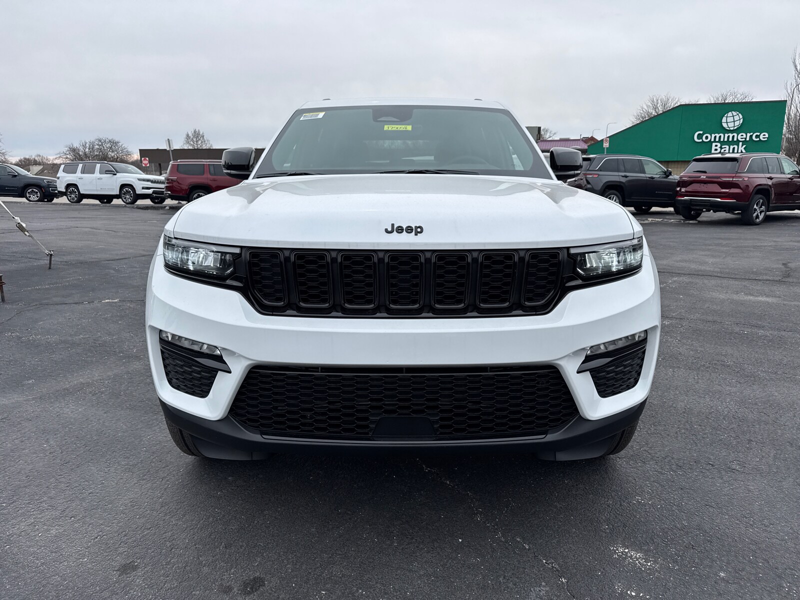 2025 Jeep Grand Cherokee Limited photo 2
