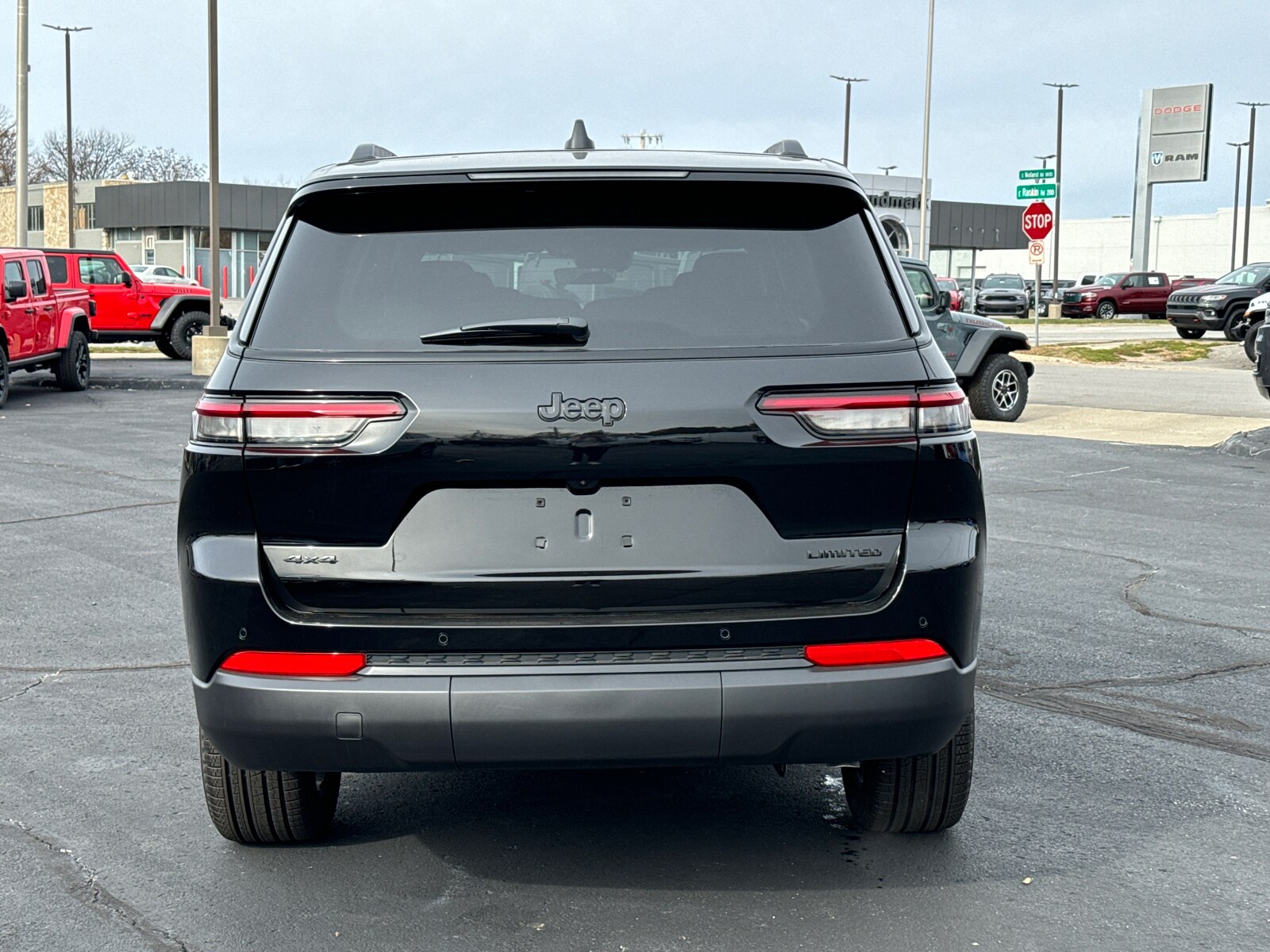 2025 Jeep Grand Cherokee L photo 4