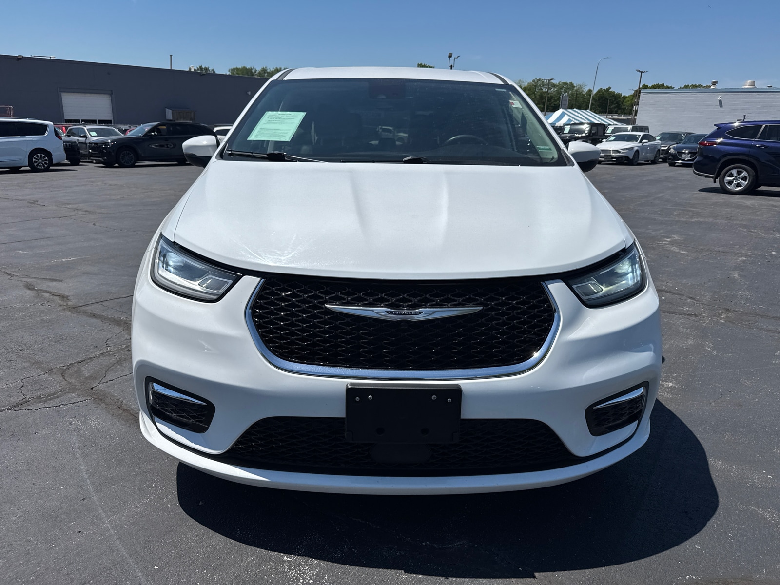 Used 2023 Chrysler Pacifica Touring L with VIN 2C4RC1BG1PR606681 for sale in Kansas City