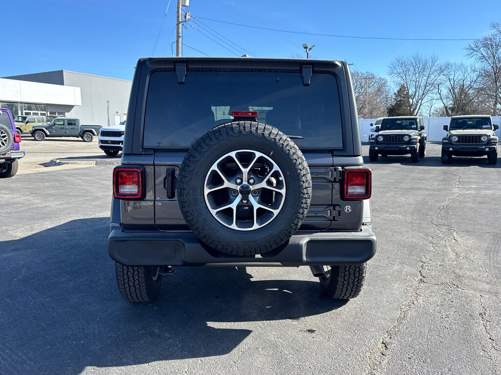 New 2026 Jeep Wrangler 4-DOOR SPORT S Sport Utility
