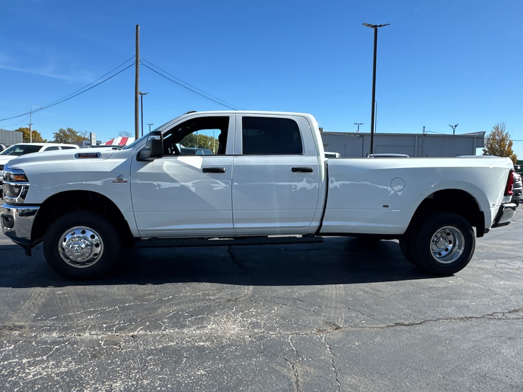 New 2026 Ram 3500 TRADESMAN CREW CAB 4X4 8' BOX Pickup