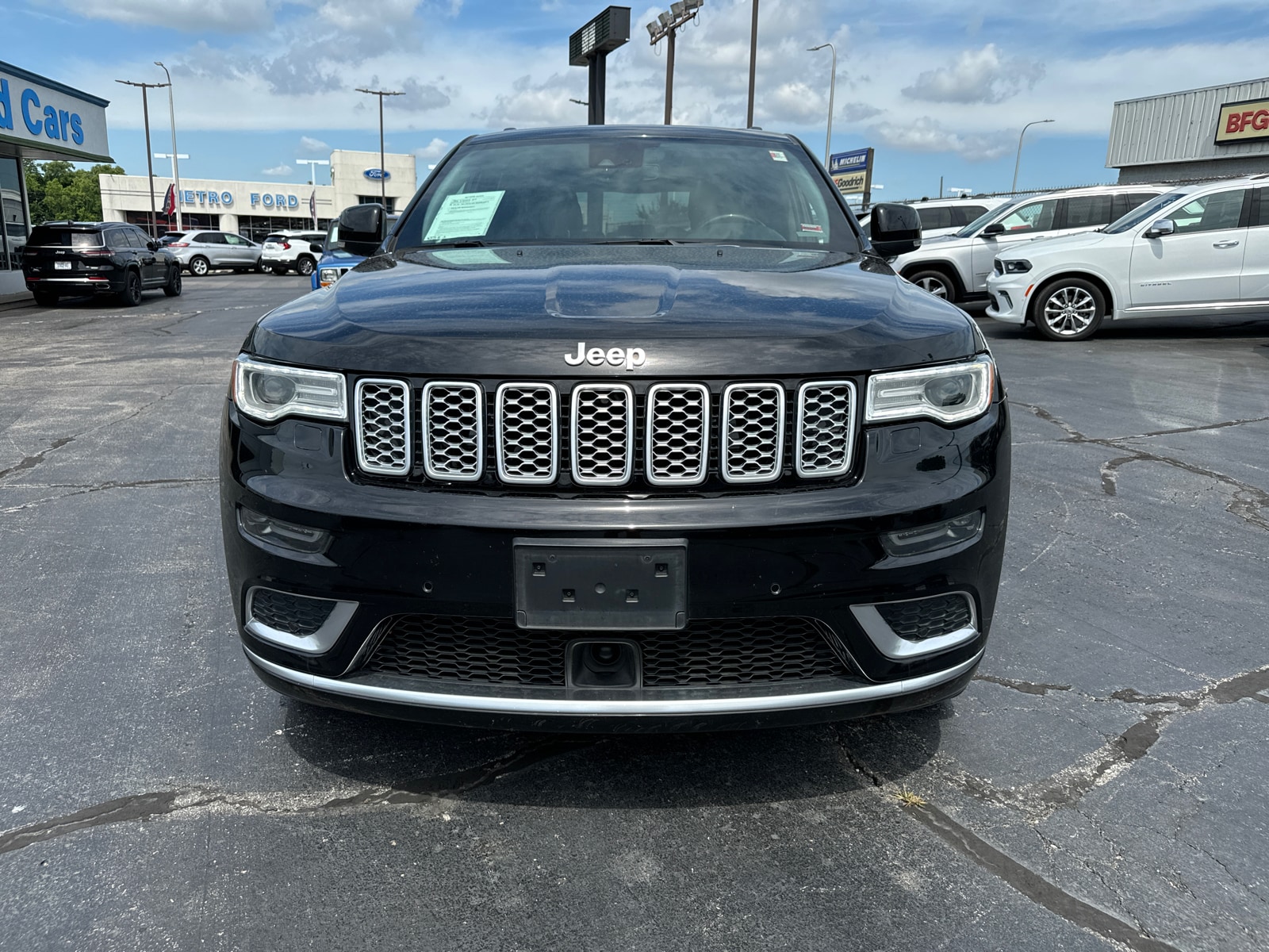 Used 2018 Jeep Grand Cherokee Summit with VIN 1C4RJFJTXJC457138 for sale in Independence, MO