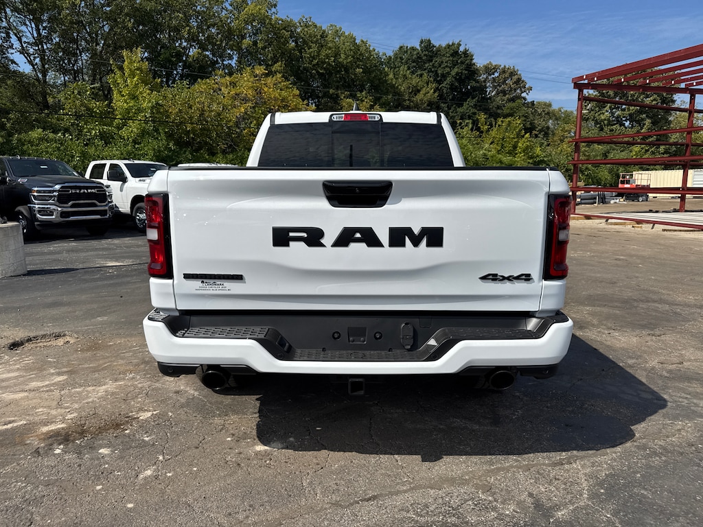 New 2026 Ram 1500 BIG HORN CREW CAB 4X4 5'7 BOX Pickup
